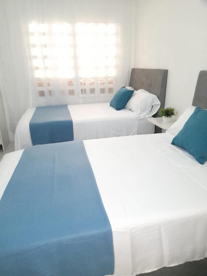 Tita'S Airport Hotel Картахена Экстерьер фото
