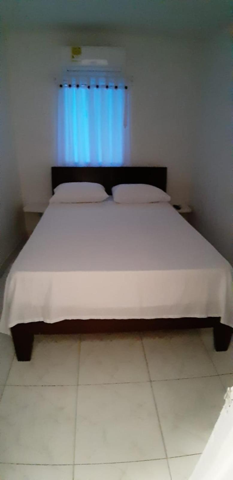 Tita'S Airport Hotel Картахена Экстерьер фото